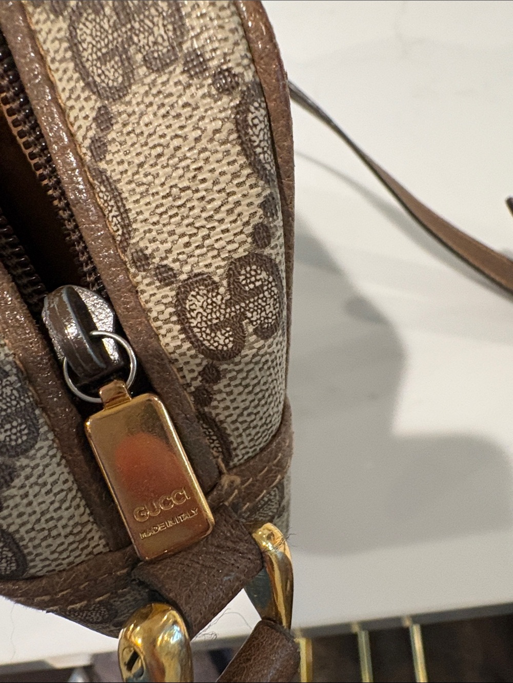 Vintage Gucci Beige and Brown GG Supreme Crossbody Bag - Picture 6 of 8